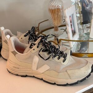 Veja Dekkan Cream and Black Athletic Shoes